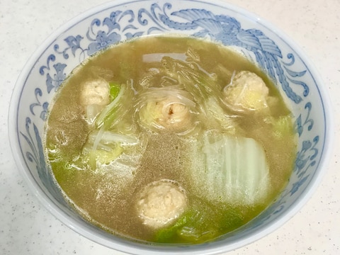 鶏団子と白菜のスープ・マロニー入り